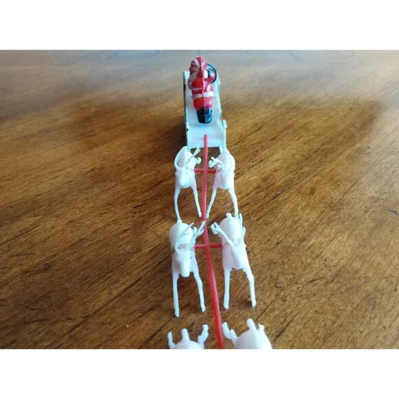 Vtg 60’s Mini Plastic Table Christmas Santa Sleigh Pinkish Reindeer Hong Kong - Picture 4 of 12